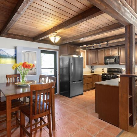 Summit Mountain Lodge And Steakhouse East Glacier Park Village 外观 照片
