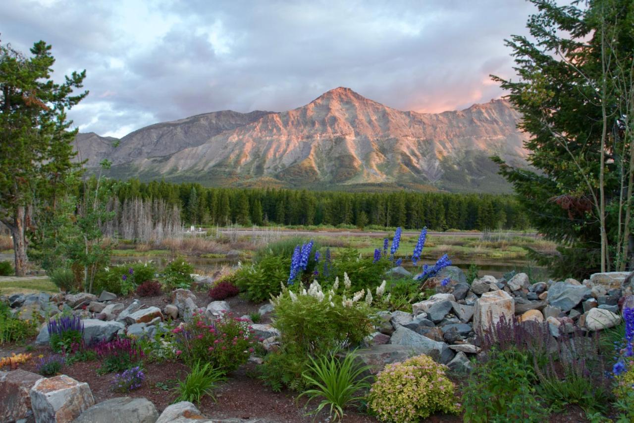 Summit Mountain Lodge And Steakhouse East Glacier Park Village 外观 照片