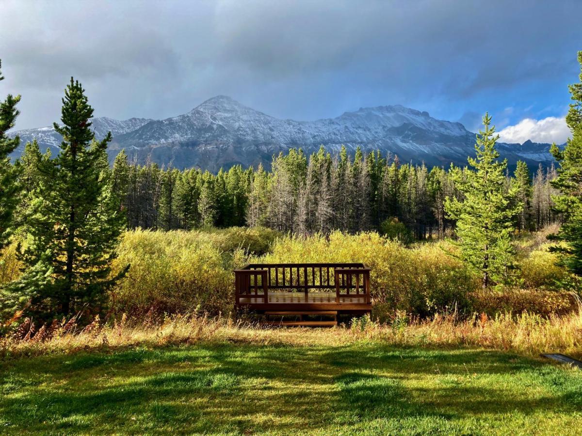 Summit Mountain Lodge And Steakhouse East Glacier Park Village 外观 照片