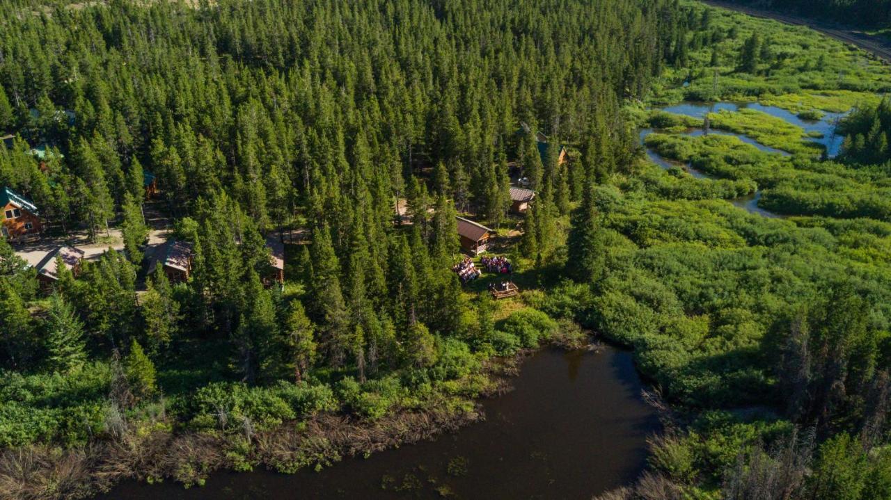 Summit Mountain Lodge And Steakhouse East Glacier Park Village 外观 照片