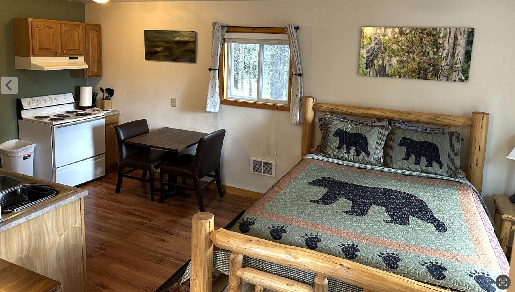 Summit Mountain Lodge And Steakhouse East Glacier Park Village 外观 照片