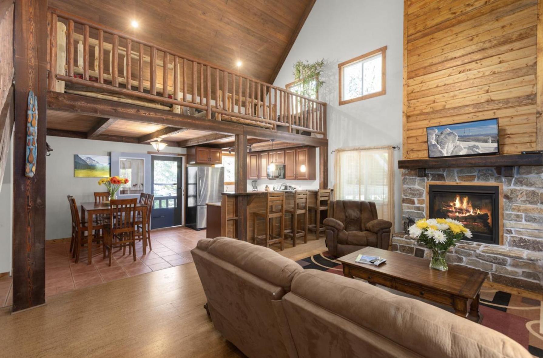 Summit Mountain Lodge And Steakhouse East Glacier Park Village 外观 照片