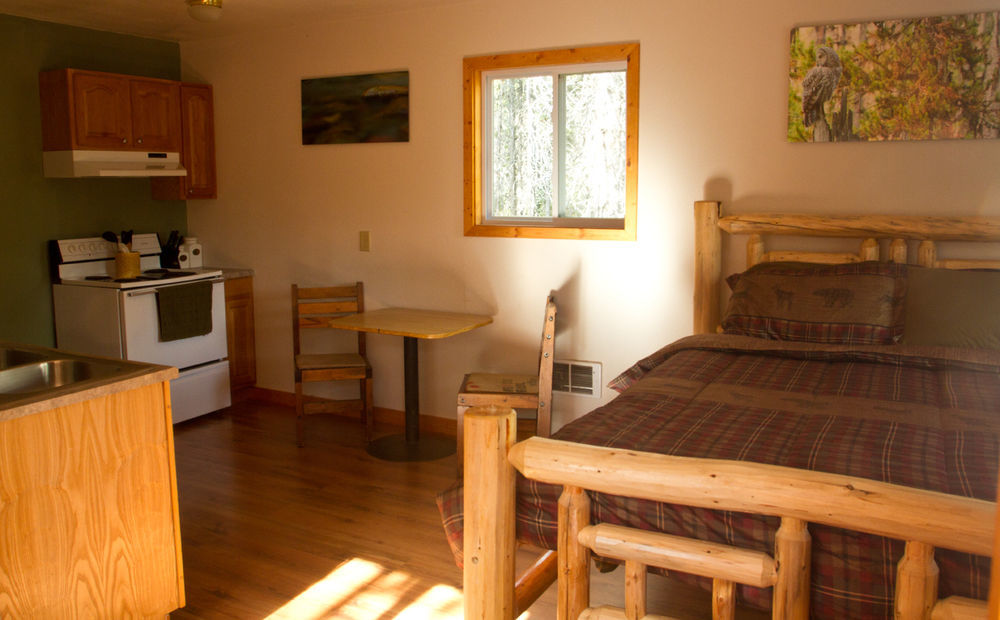 Summit Mountain Lodge And Steakhouse East Glacier Park Village 外观 照片
