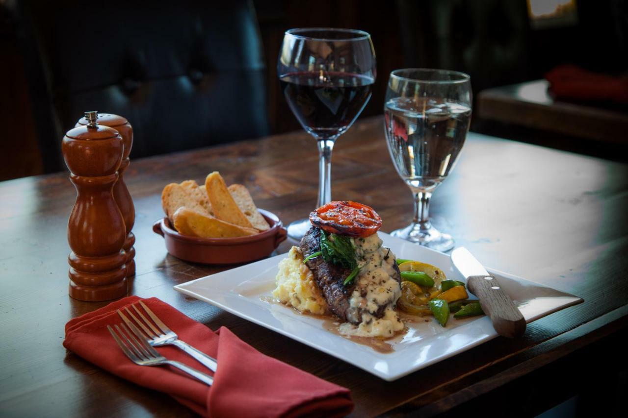 Summit Mountain Lodge And Steakhouse East Glacier Park Village 外观 照片